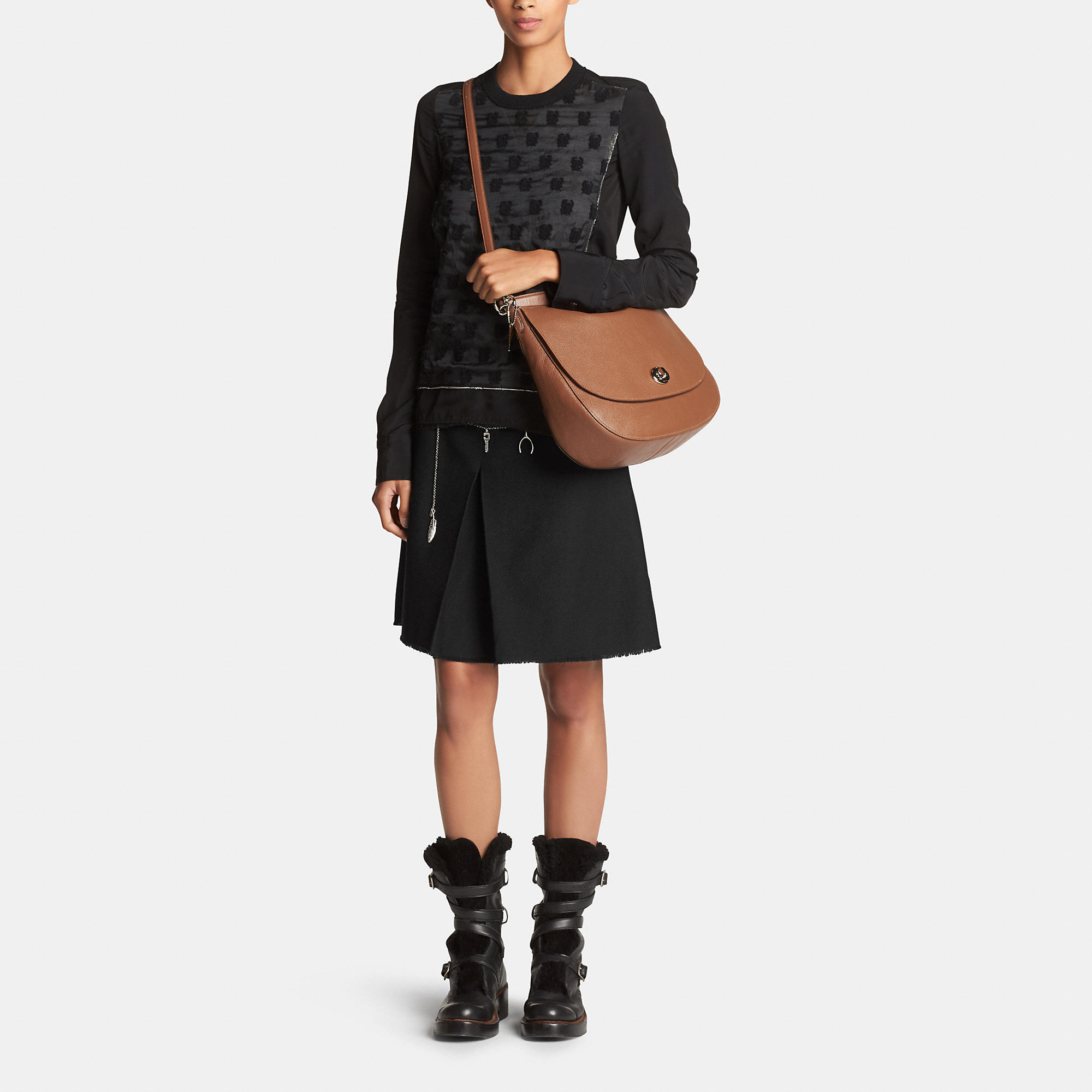 New Realer Coach Turnlock Hobo In Pebble Leather  New Realer Coach Turnlock Hobo In Pebble Leather